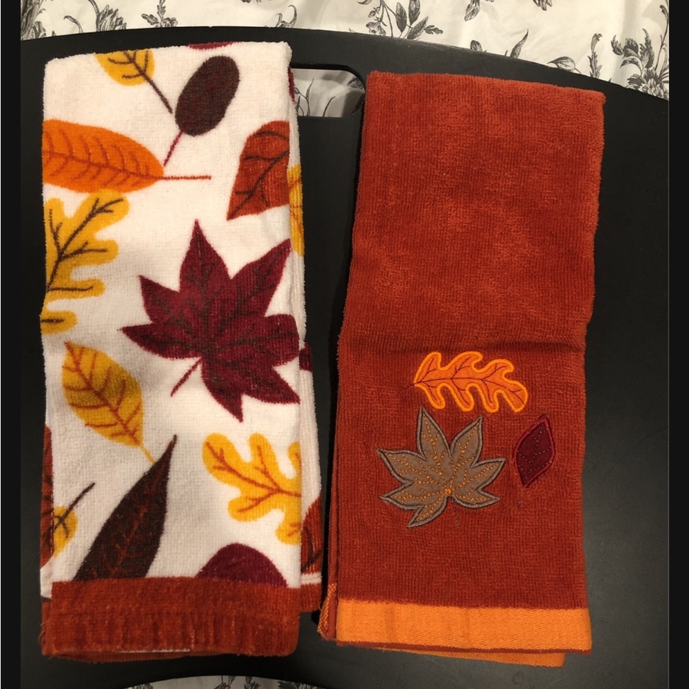 Fall Leaves-Huntington Home Holiday towel set